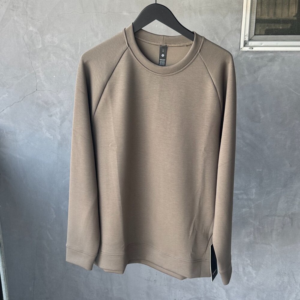 Lululemon Smooth Spacer Crew Nomad Taupe NWT Size L